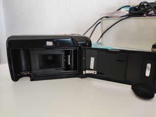 Kinon - Cámara analógica negra