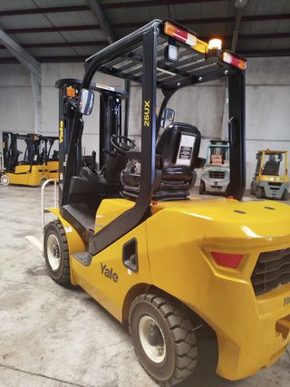 Carretilla Elevadora Yale GDP25UX