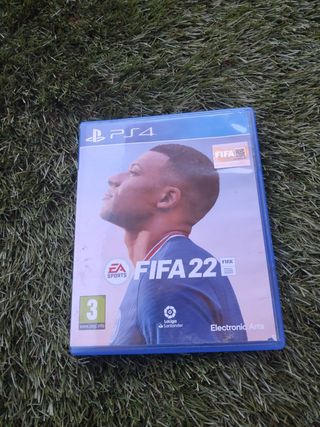 PS4 (PlayStation 4) negra - 2 mandos
4 juegos 
