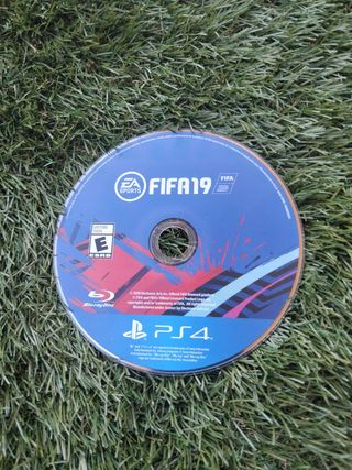 PS4 (PlayStation 4) negra - 2 mandos
4 juegos 
