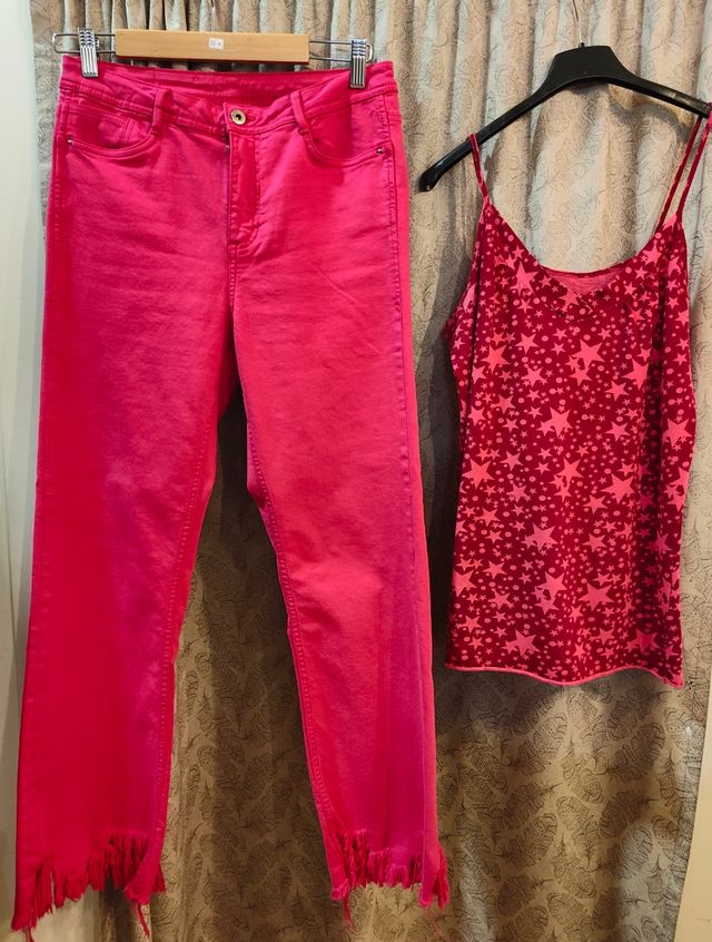 Conjunto pantalón y camiseta rosa
