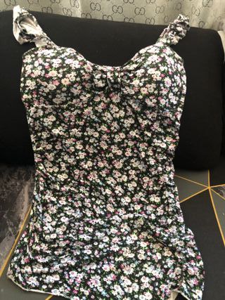 Camiseta floral - Talla sm 