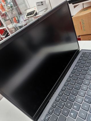 Dell Vostro 5415 - Ryzen 5 - 16GB RAM