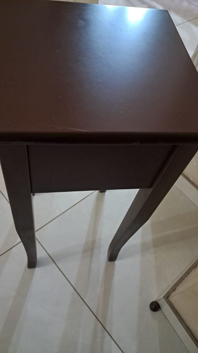 Comodino legno marrone e oro