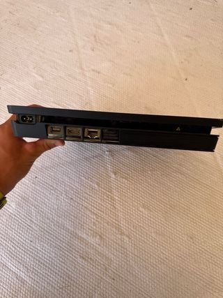PS4 Slim 500GB - 2 mandos