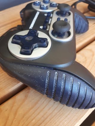 2 Controller PS2 (Sony, Thrustmaster) + Card 8 MB