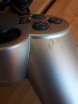 2 Controller PS2 (Sony, Thrustmaster) + Card 8 MB