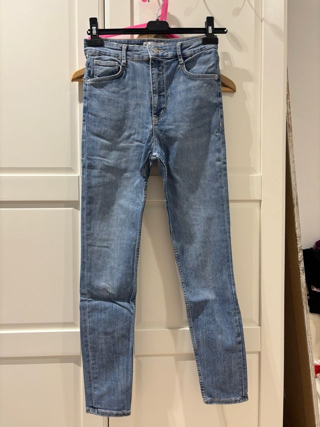 Vaqueros Zara - Talla M (38)
