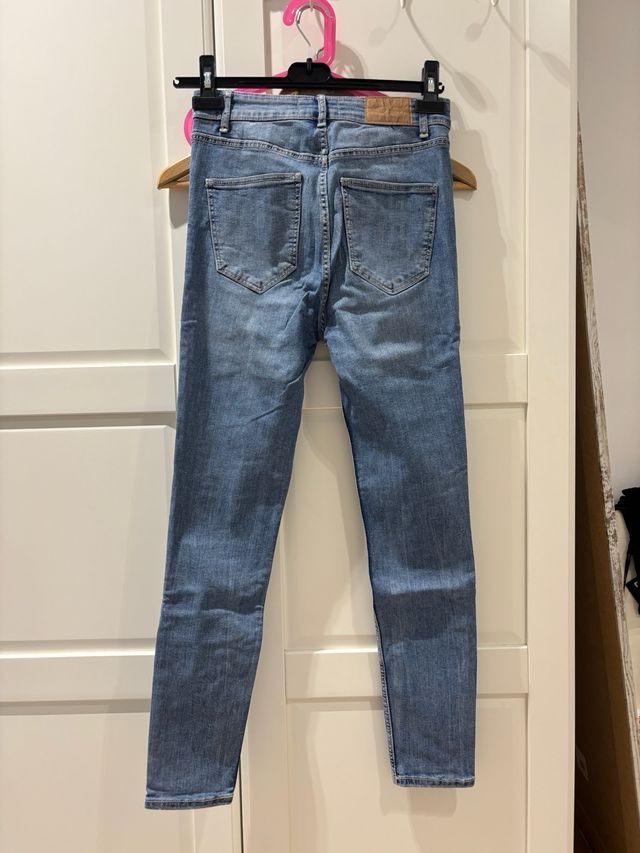 Vaqueros Zara - Talla M (38)