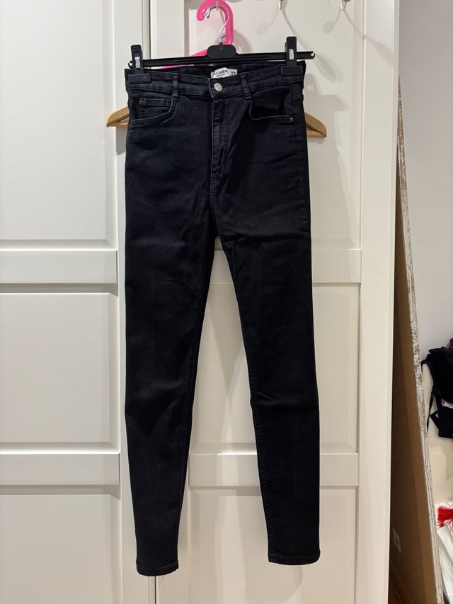Vaqueros negros Pull&Bear - Talla 38