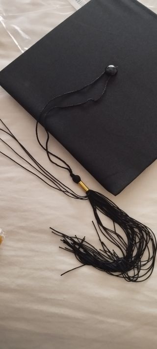 Gorro y banda graduación