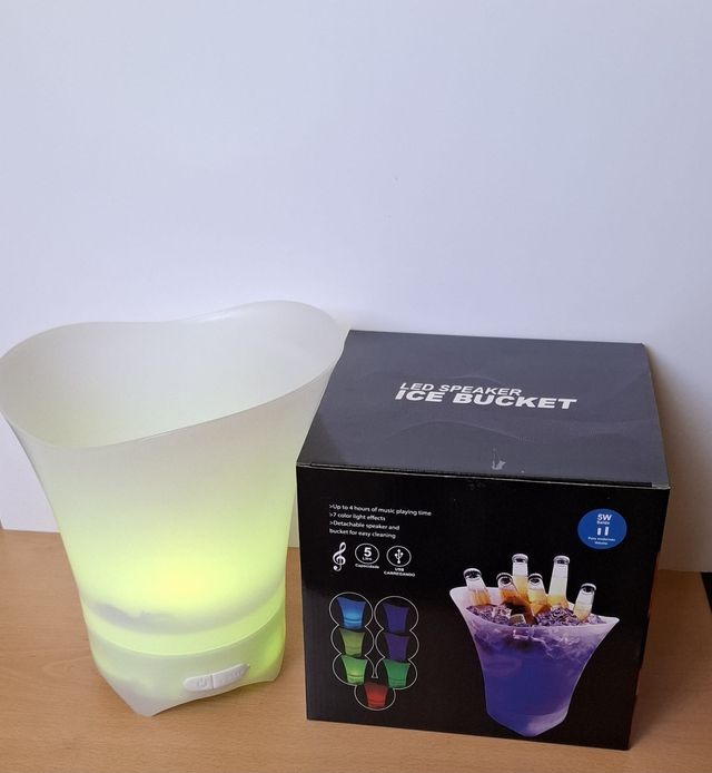 Cubitera altavoz LED 5L Bluetooth top1