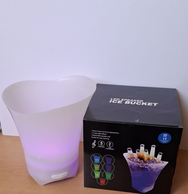 Cubitera altavoz LED 5L Bluetooth top1