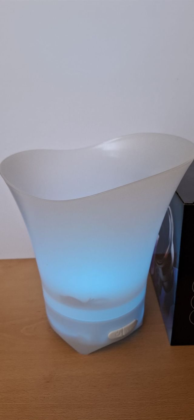 Cubitera altavoz LED 5L Bluetooth top1