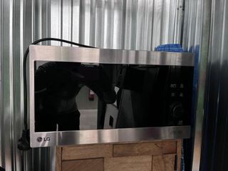 Microondas LG Smart Inverter 2 años de uso
