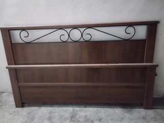 Testata e giroletto marrone
