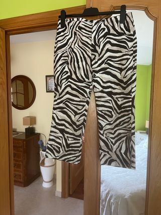 Pantalones cebra Pull&Bear