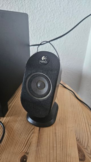 Altavoces Logitech 2.1 negros