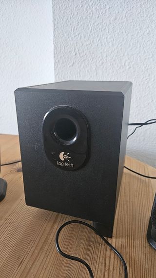 Altavoces Logitech 2.1 negros