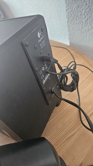 Altavoces Logitech 2.1 negros