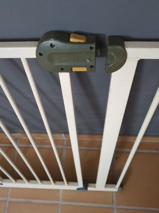 Barrera seguridad bebé