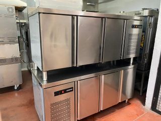Bajomostrador 3 puertas Gastronorm seminuevo.