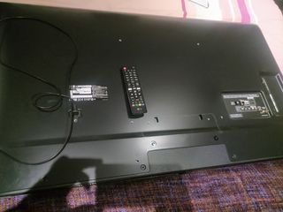 TV LG 49UJ670V - Pantalla Rota