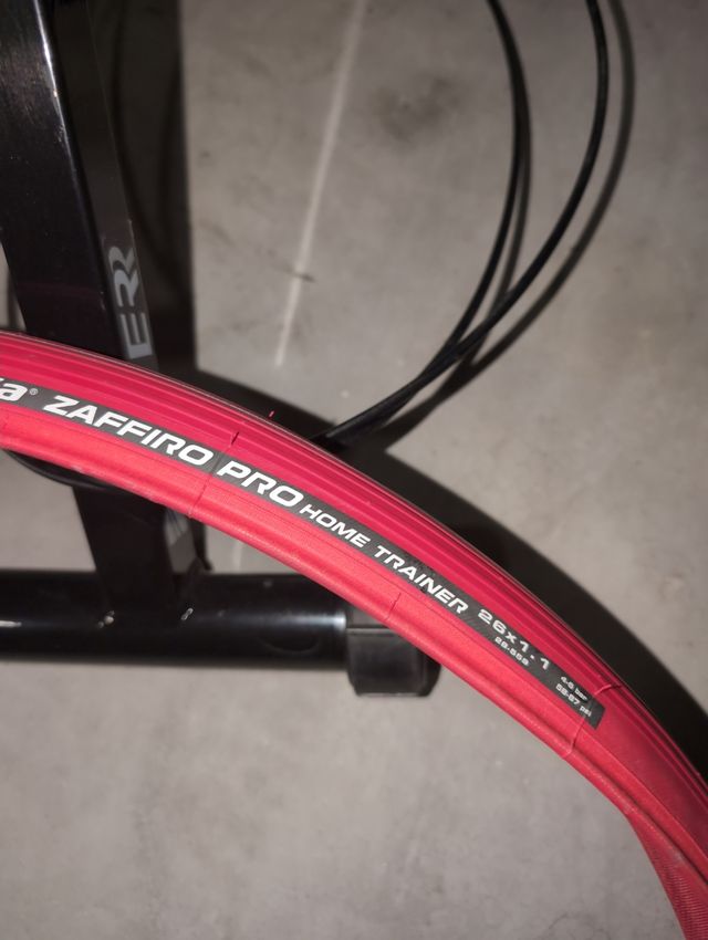 Bicicleta BTWIN + rodillo + soporte + extras