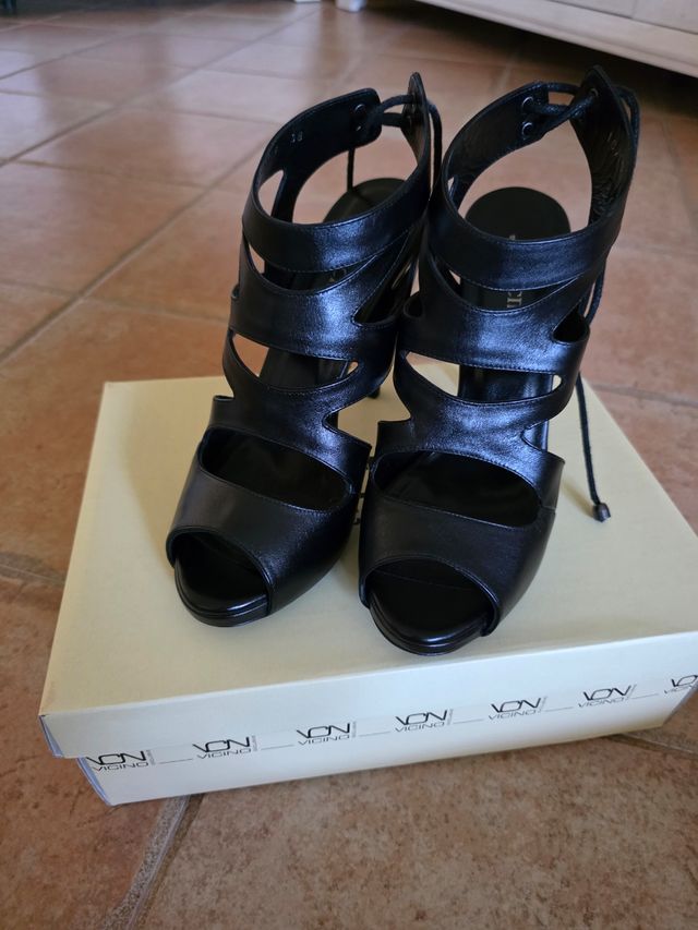 Zapatos VON VICINO negros, talla 39