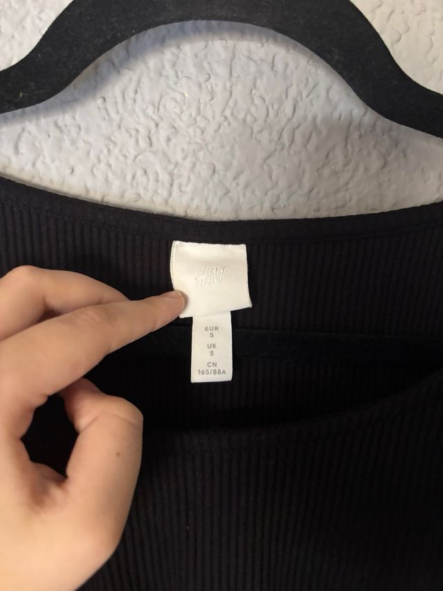 Crop top H&M negro talla S