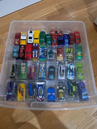 150 Hot Wheels varios años Coleccion 