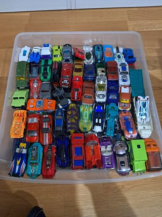 150 Hot Wheels varios años Coleccion 