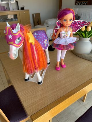 Muñeca Nancy y Caballo 