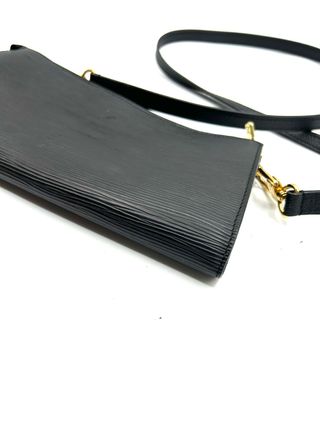 Pochette Louis Vuitton Epi - Negra