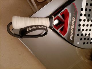 Pala pádel Bullpadel Vertex 04 conford 