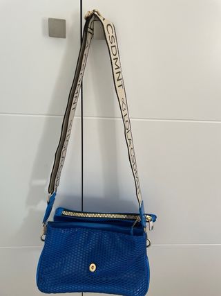 Bolso Lola Casademunt azul brillante
