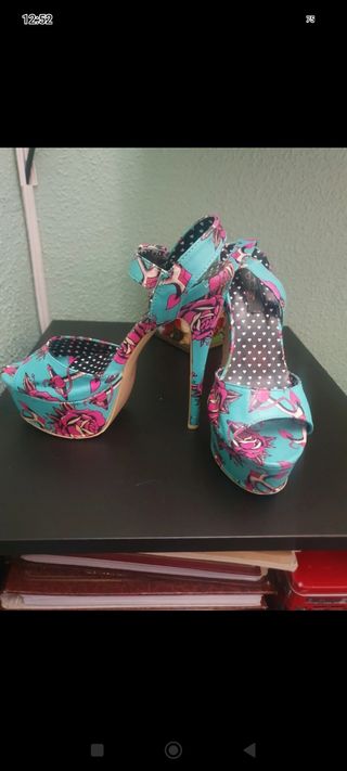 Sandalias Iron Fist tacón - rosas turquesa
