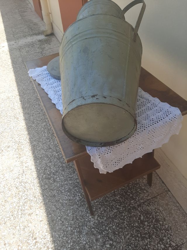 Anfora metallo vintage