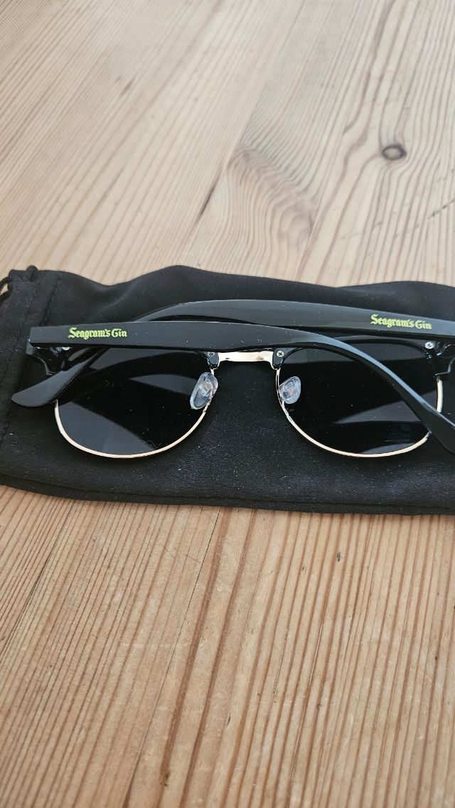 Gafas Seagram's Gin - Negras/Doradas
