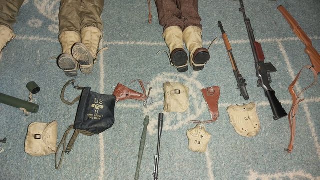 4 Muñecos militares WWII y complementos