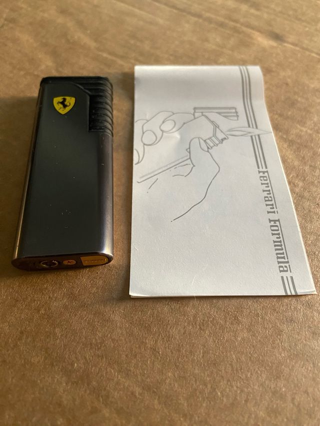 Raro y exclusivo encendedor Ferrari by Cartier