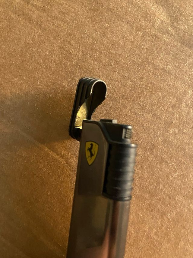 Raro y exclusivo encendedor Ferrari by Cartier