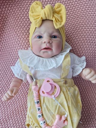 Muñeca Reborn Bebé - Ropa Amarilla