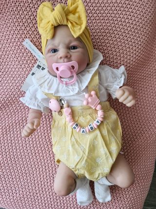 Muñeca Reborn Bebé - Ropa Amarilla