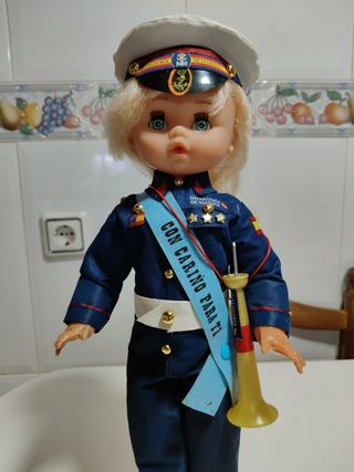 Muñeca funcionando ejercito mili miltares 