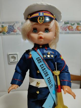 Muñeca funcionando ejercito mili miltares 