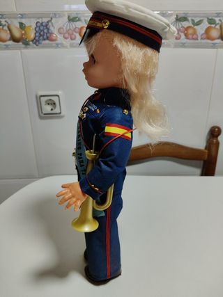Muñeca funcionando ejercito mili miltares 
