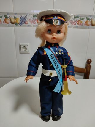Muñeca funcionando ejercito mili miltares 