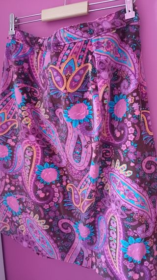 Falda pana paisley hecha a mano