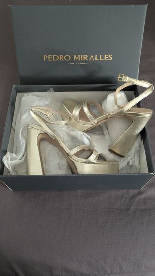 Sandalias Pedro Miralles tacón platino